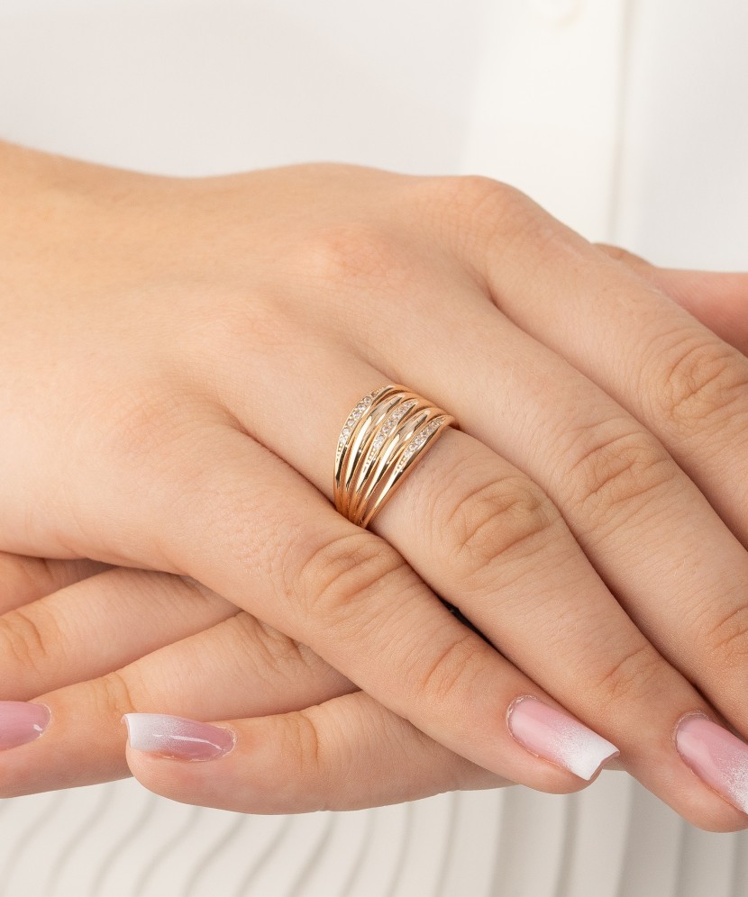 Золотое кольцо с цирконами