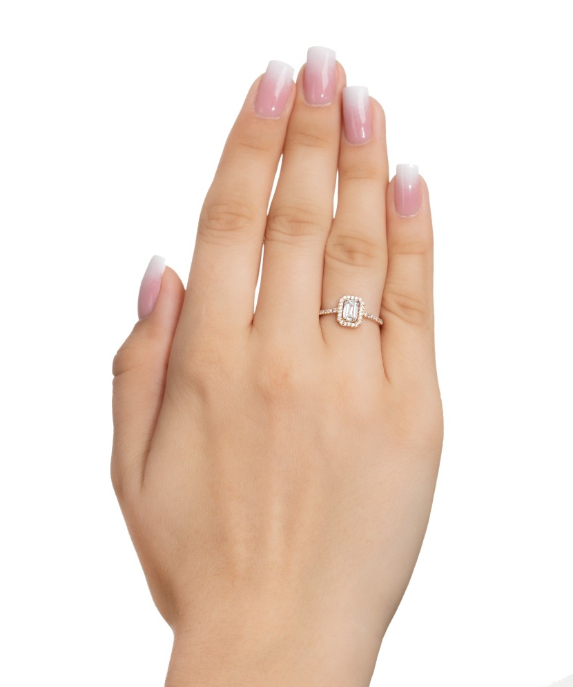 Zelta gredzens ar cirkonijiem