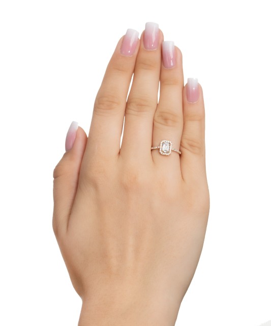 Zelta gredzens ar cirkonijiem