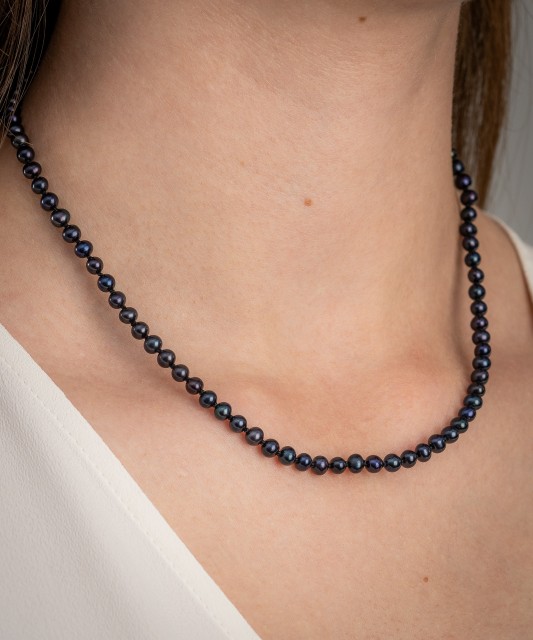 Pērļu kaklarota Ar Zeltu