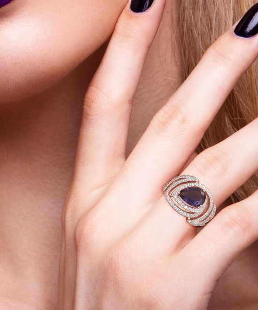 Позолоченное кольцо из серебра с цирконами