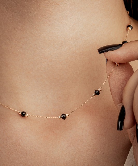 Zelta ķēdīte ar oniksiem