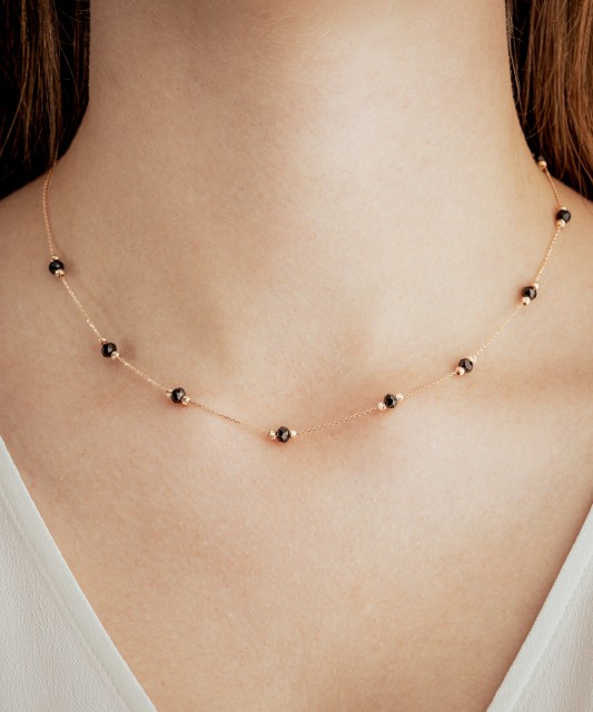 Zelta ķēdīte ar oniksiem