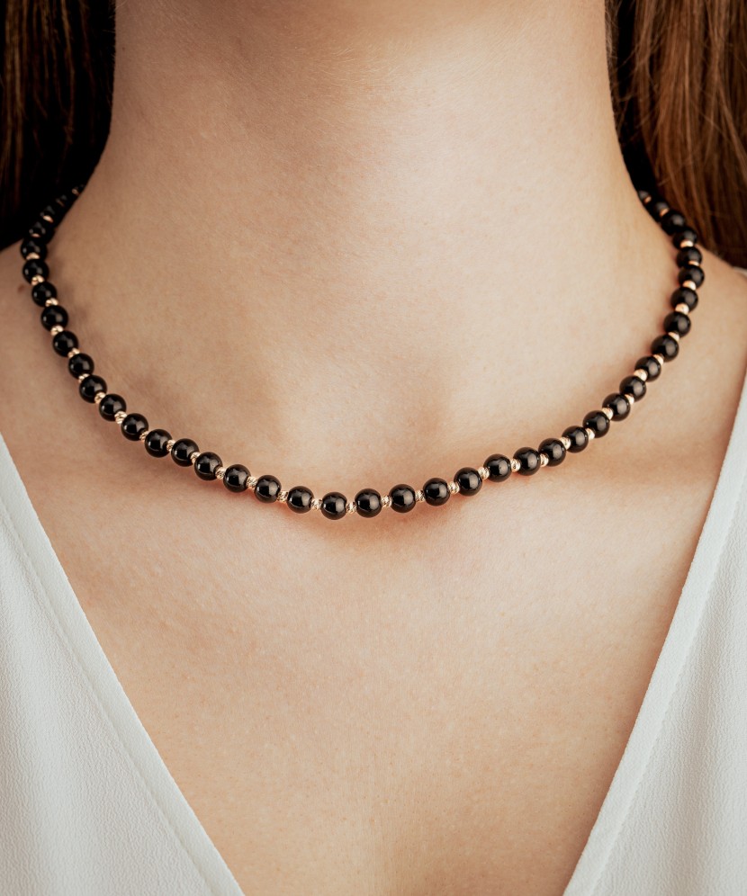 Zelta ķēdīte ar oniksiem