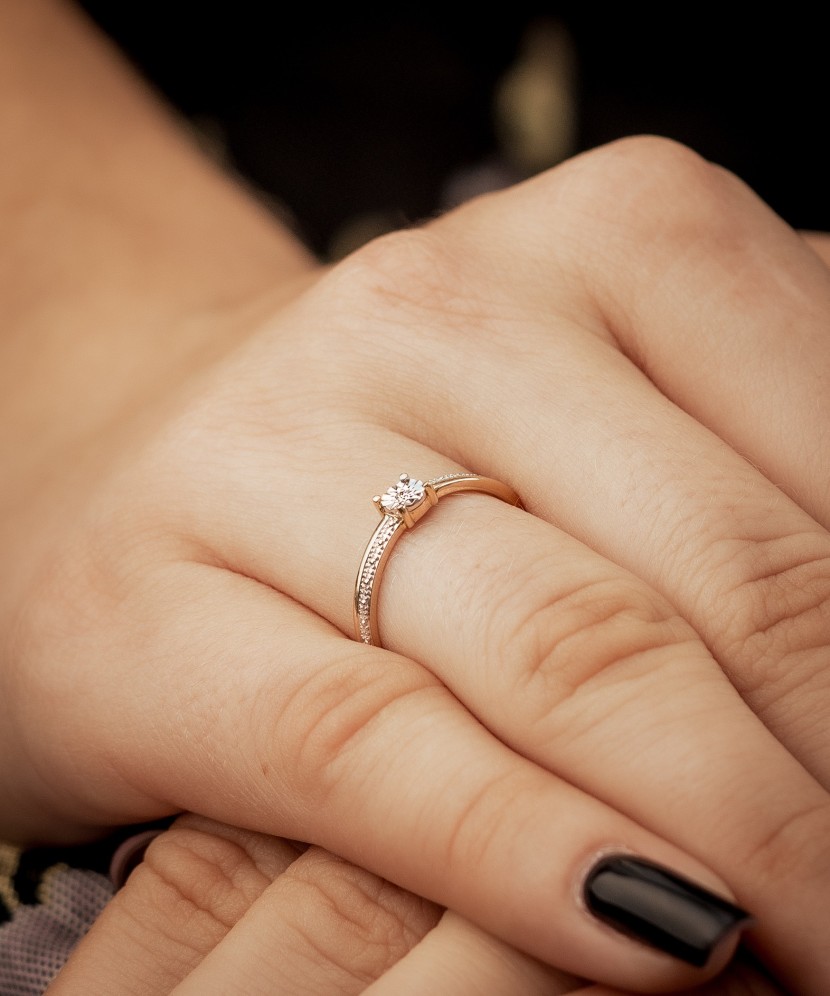 Dzeltena zelta gredzens ar dimantiem - Goldinga