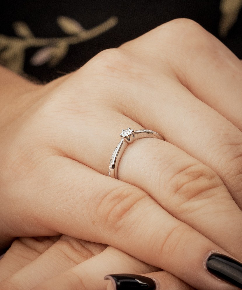 Baltā zelta gredzens ar briljantiem - Goldinga