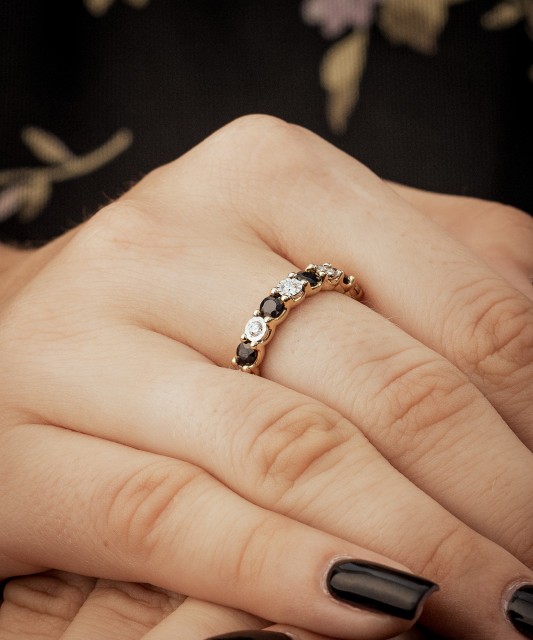 Dzeltena zelta gredzens ar dimantiem un safīriem - Goldinga