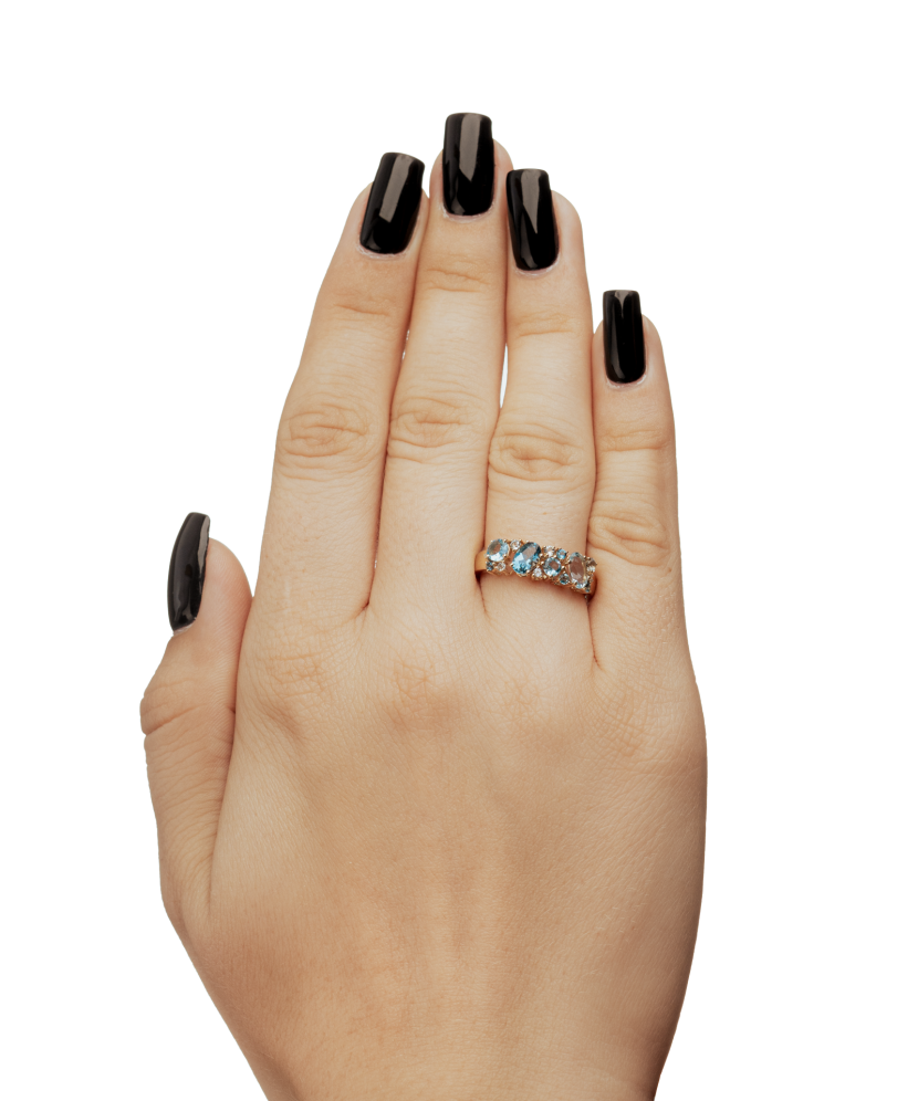 Кольцо из желтого золота с бриллиантами и топазами