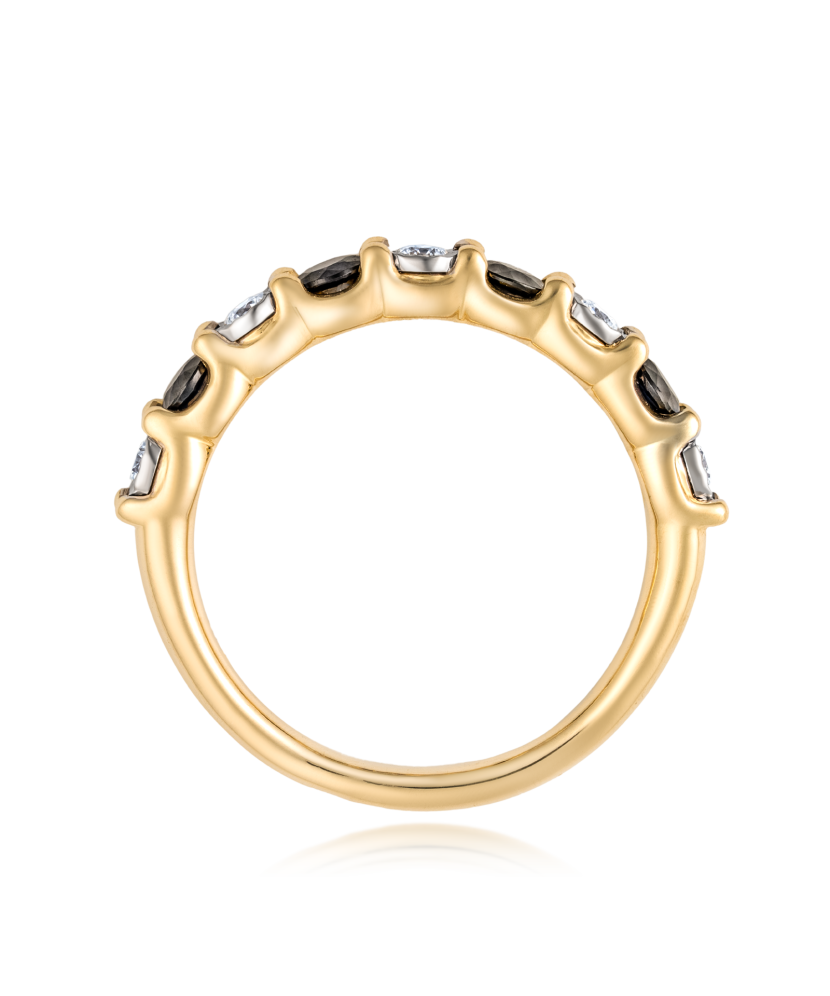 Кольцо из желтого золота с бриллиантами и сапфирами