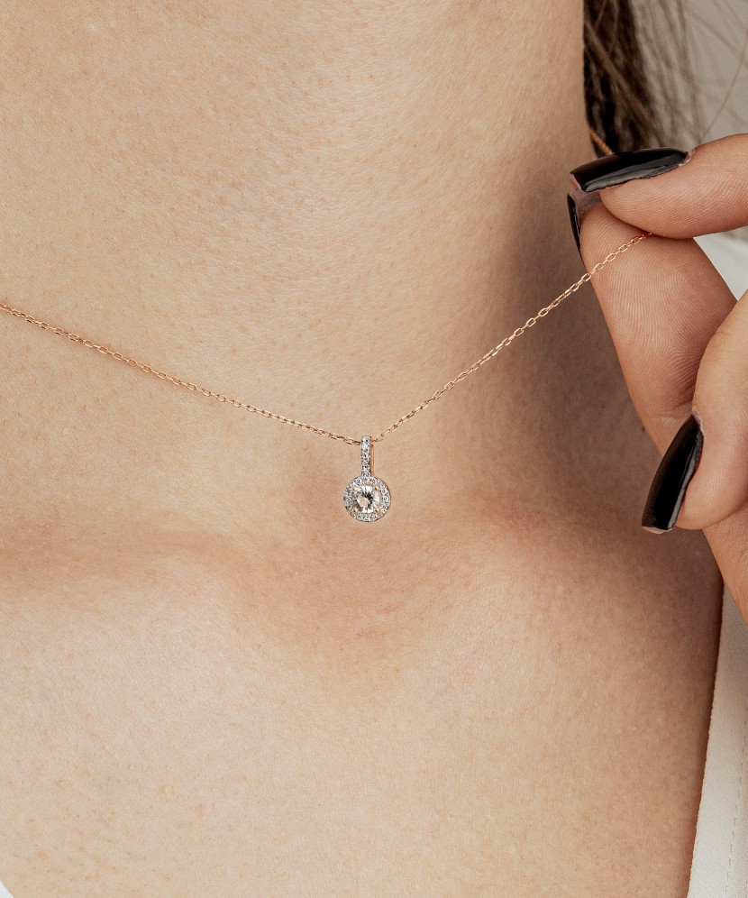 Zelta kulons ar dimantiem un caurspīdīgu topāzu - Goldinga