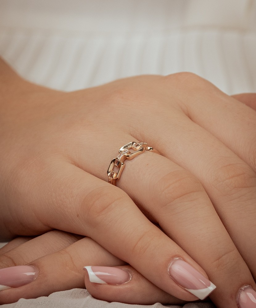 Zelta gredzens ar cirkonijiem