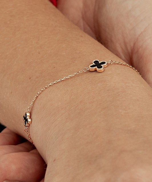 Zelta rokassprādze ar oniksu