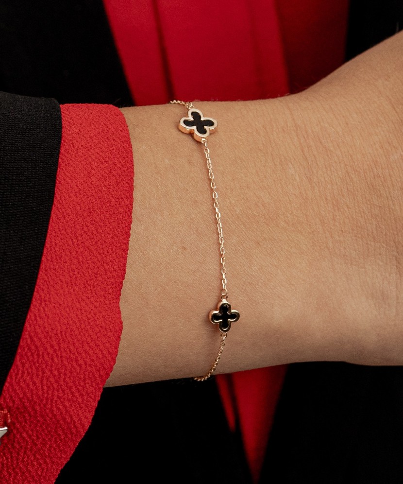 Zelta rokassprādze ar oniksu