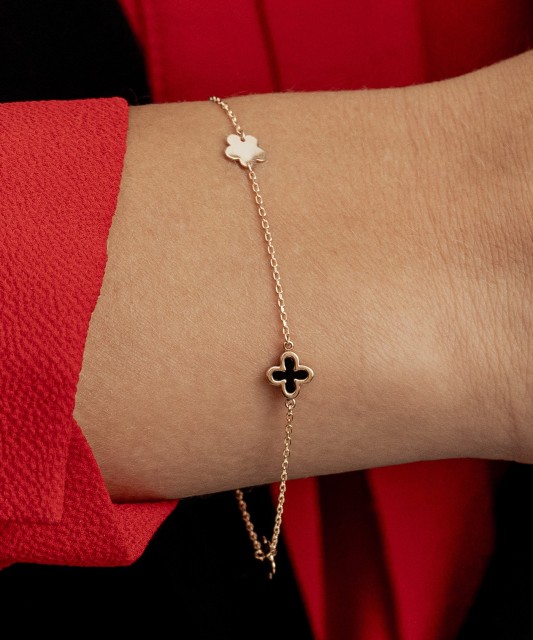 Zelta rokassprādze ar oniksu