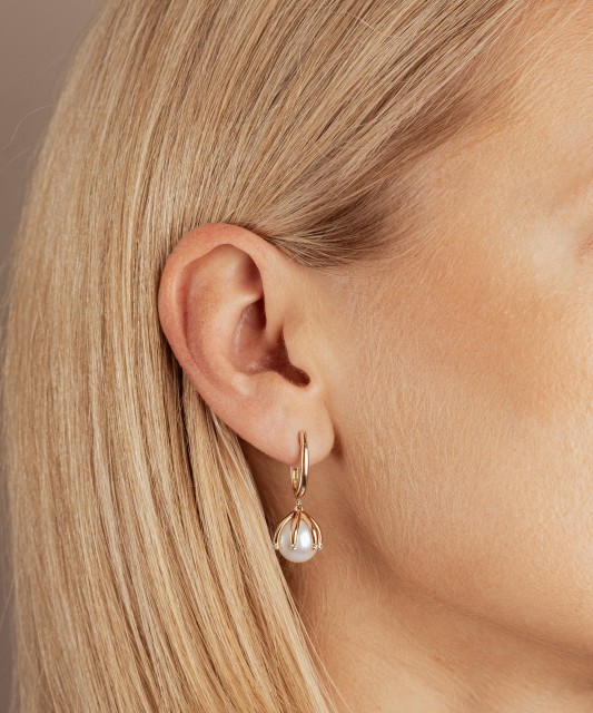 Золотые серьги с жемчугом и цирконами