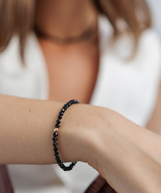 Браслет со шпинелью и золотом