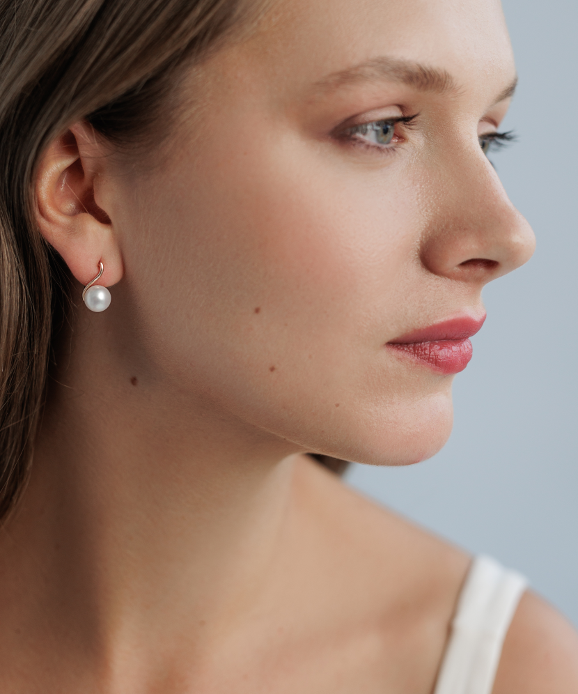 Zelta auskari ar pērlēm