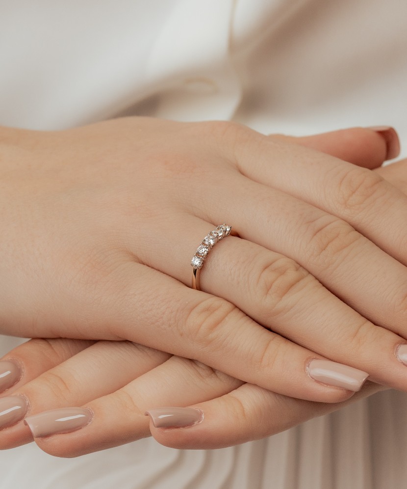 Zelta gredzens ar cirkonijiem