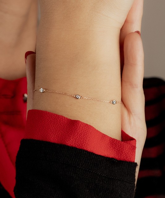 Золотой браслет с бриллиантами