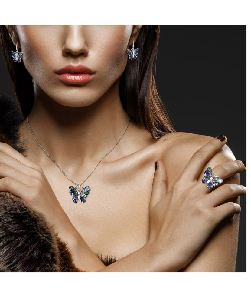 Sudraba auskari ar cirkonijiem "Taurenis"