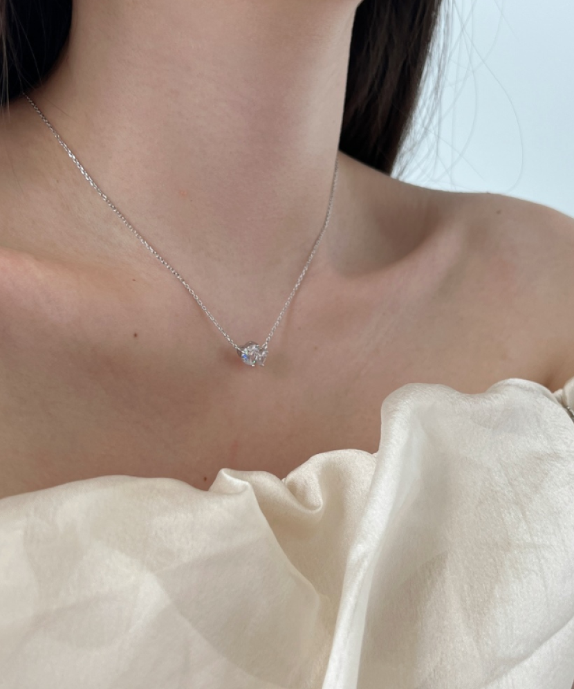 Sudraba ķēdīte ar cirkonija piekariņu