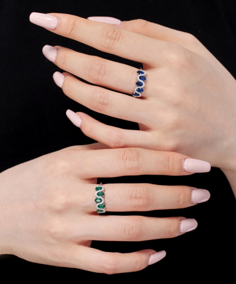 Серебряное кольцо с цирконами