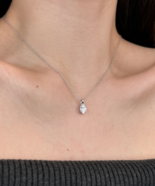 Серебряная цепочка с подвеской из циркона