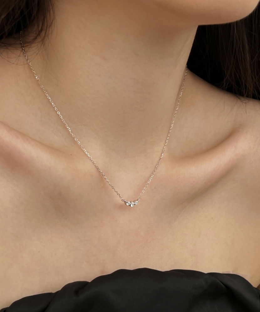 Sudraba ķēdīte ar cirkonija piekariņu