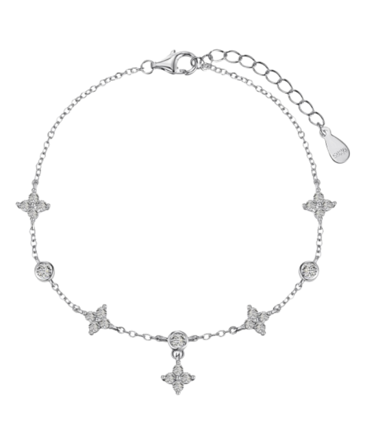 Sudraba ķēdīte ar cirkonijiem uz kājas