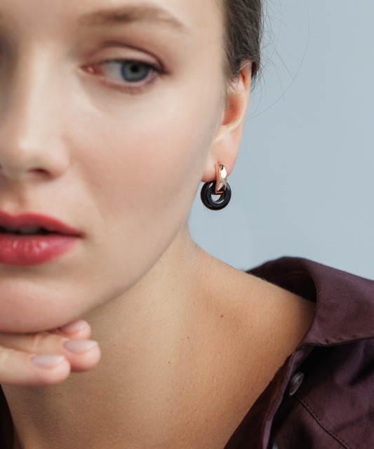 Apzeltīti Sudraba auskari ar oniksu