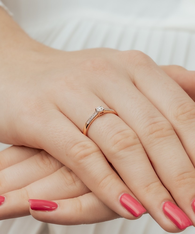 Золотое кольцо с алмазами