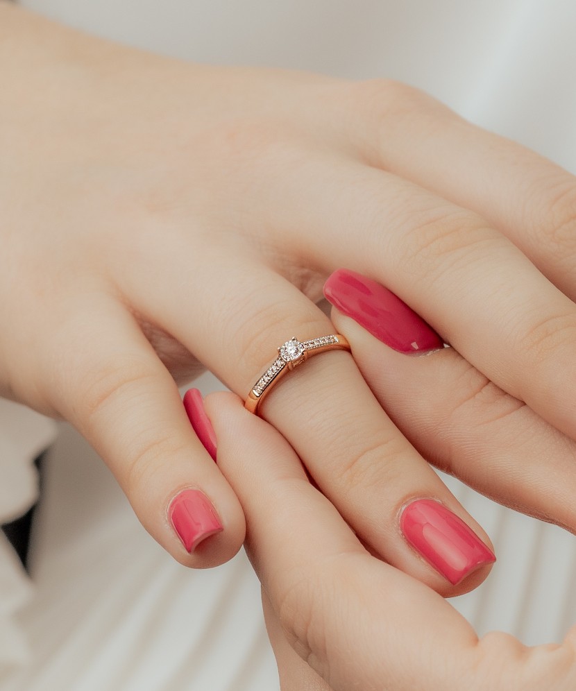 Zelta gredzens ar dimantiem