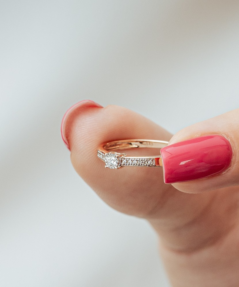 Золотое кольцо с алмазами