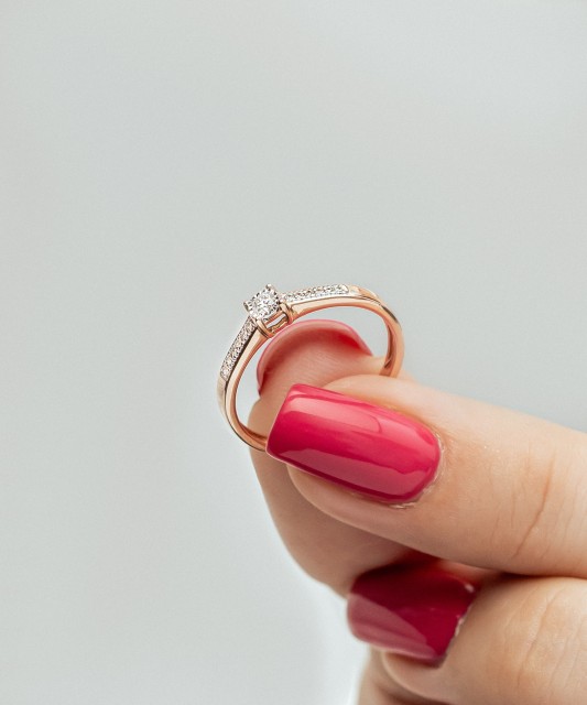 Zelta gredzens ar dimantiem