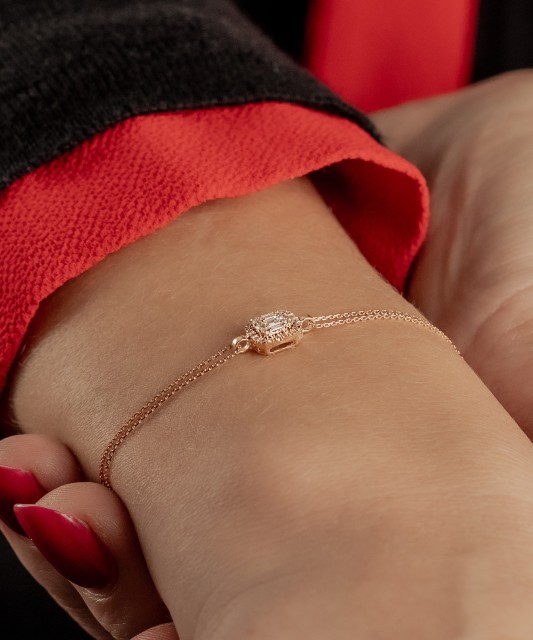 Zelta rokassprādze ar dimantiem