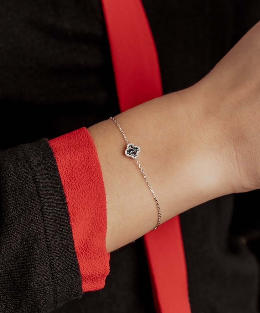 Baltā zelta rokassprādze ar dimantiem un Londonas topāzu