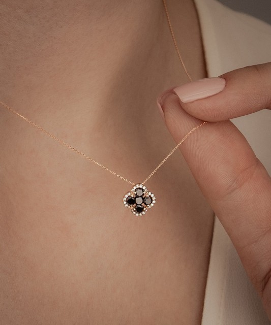 Zelta ķēdīte ar briljanta piekariņu