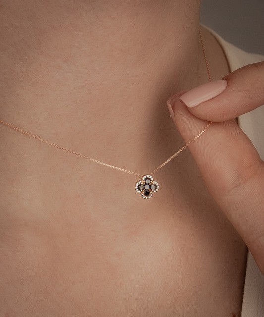 Zelta ķēdīte ar briljanta piekariņu