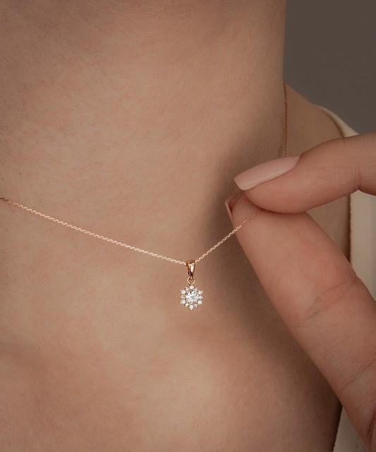 Zelta ķēdīte ar briljanta piekariņu