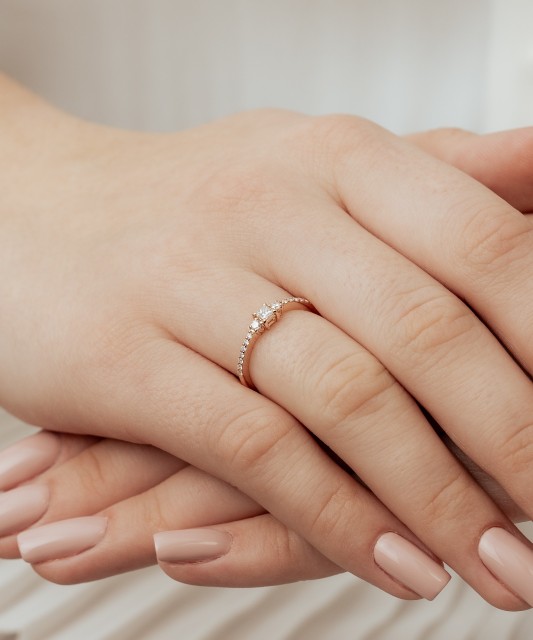 Золотое кольцо с алмазами