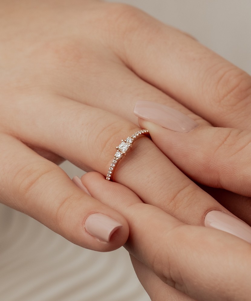 Золотое кольцо с алмазами