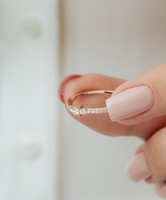 Zelta gredzens ar dimantiem