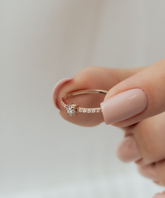 Zelta gredzens ar dimantiem