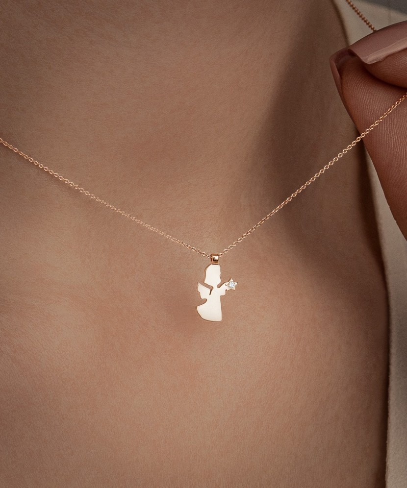 Zelta ķēdīte ar briljanta piekariņu