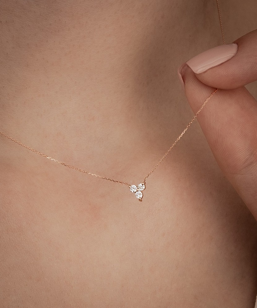 Золотая цепочка с бриллиантовым подвеской