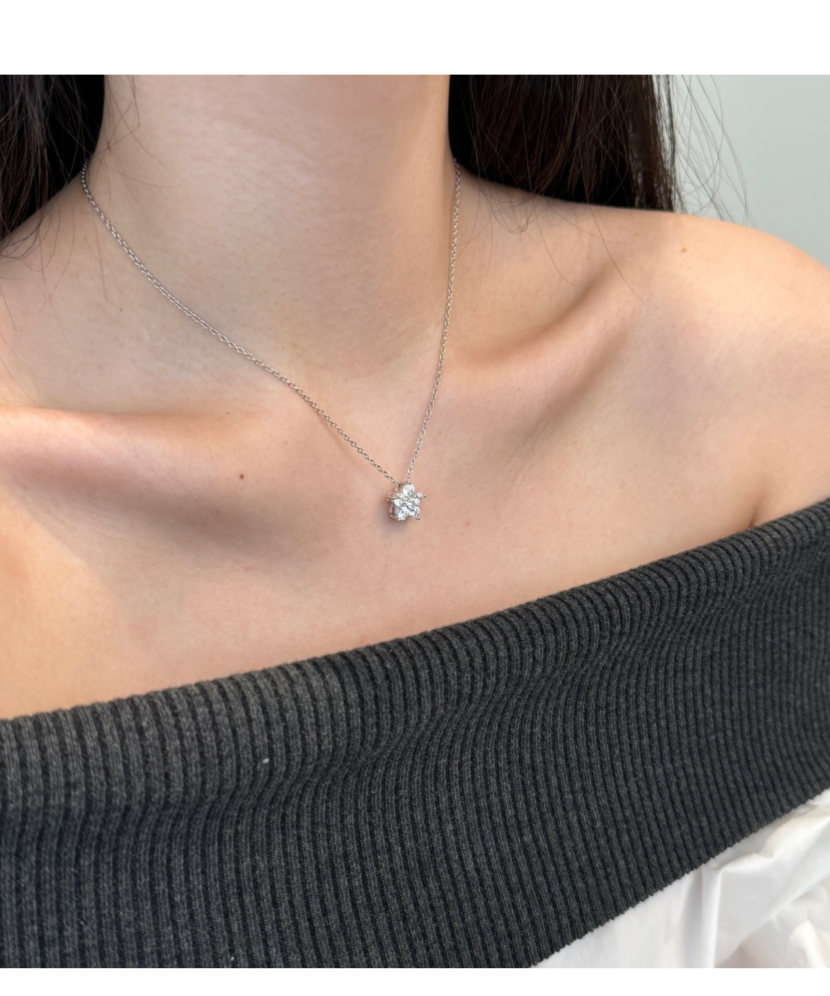 Серебряная цепочка с подвеской из циркона