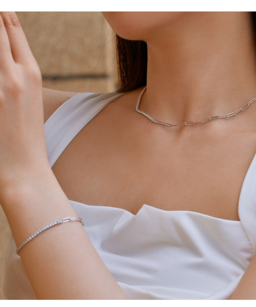 Серебряная цепочка с подвеской из циркона