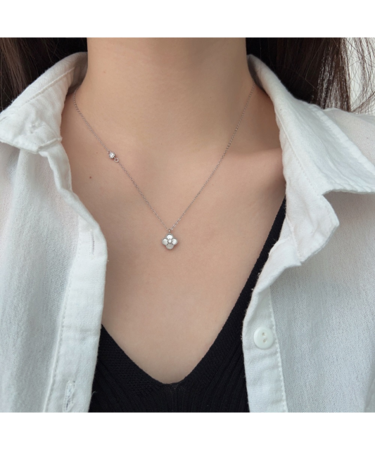 Sudraba ķēdīte ar cirkoniem un perlamutru