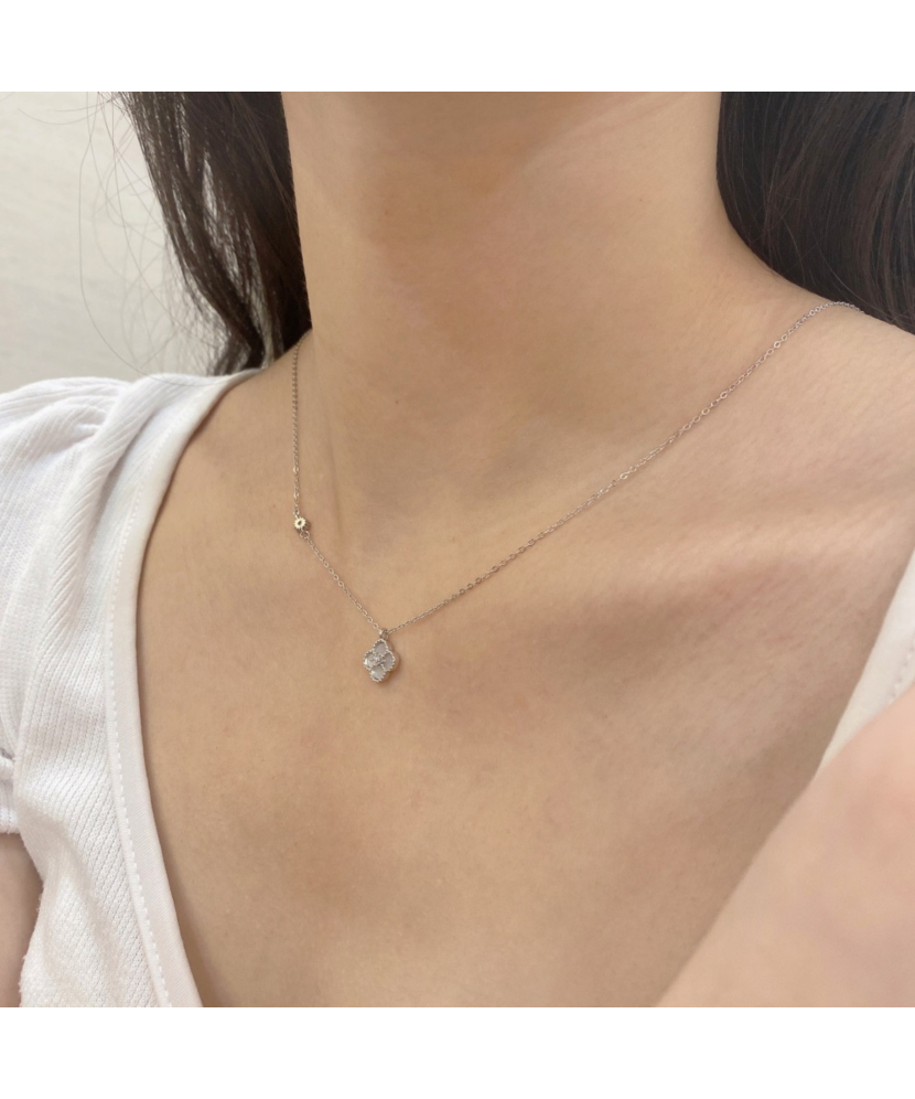 Sudraba ķēdīte ar cirkoniem un perlamutru