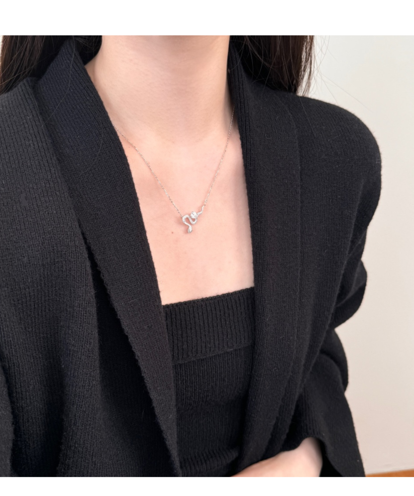 Sudraba ķēdīte ar cirkonija piekariņu